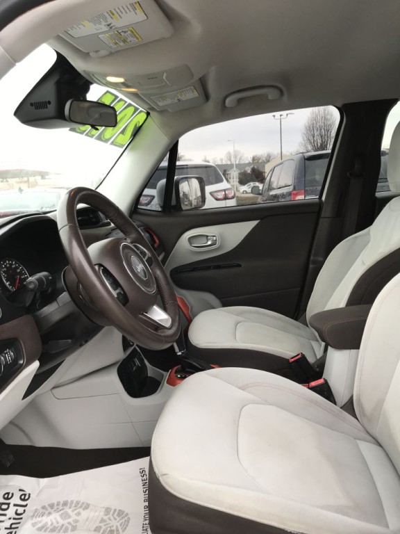 2015 Jeep Renegade Image 16