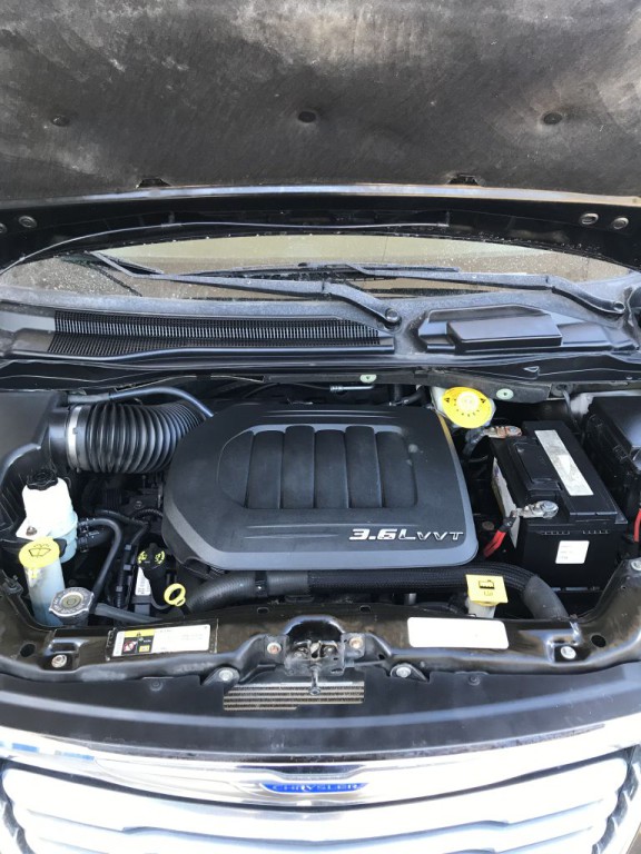 2014 Chrysler Town & Country Image 19