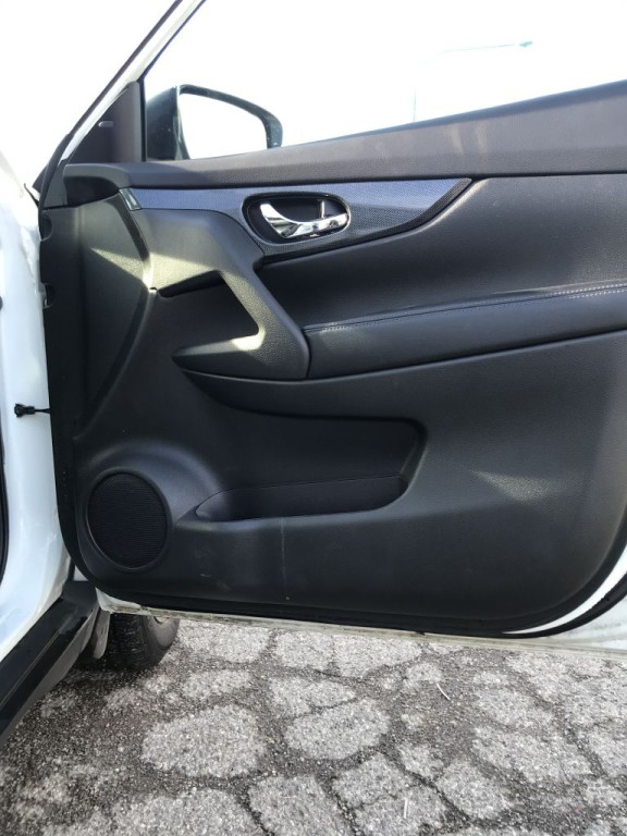 2015 Nissan Rogue Image 8