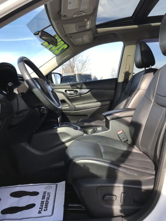 2015 Nissan Rogue Image 14