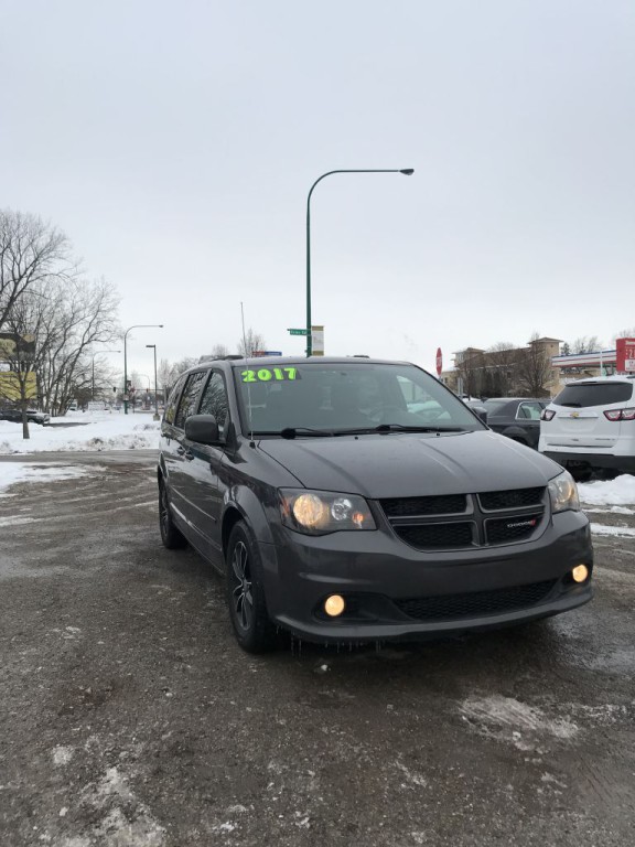 2017 Dodge Grand Caravan Image 1