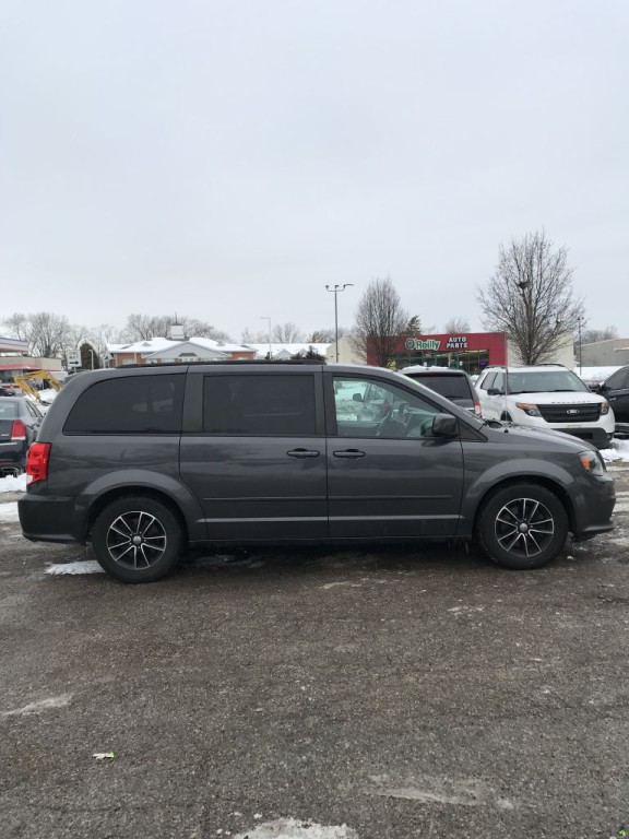 2017 Dodge Grand Caravan Image 2
