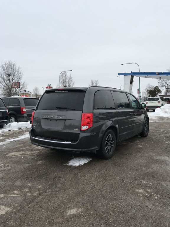 2017 Dodge Grand Caravan Image 3