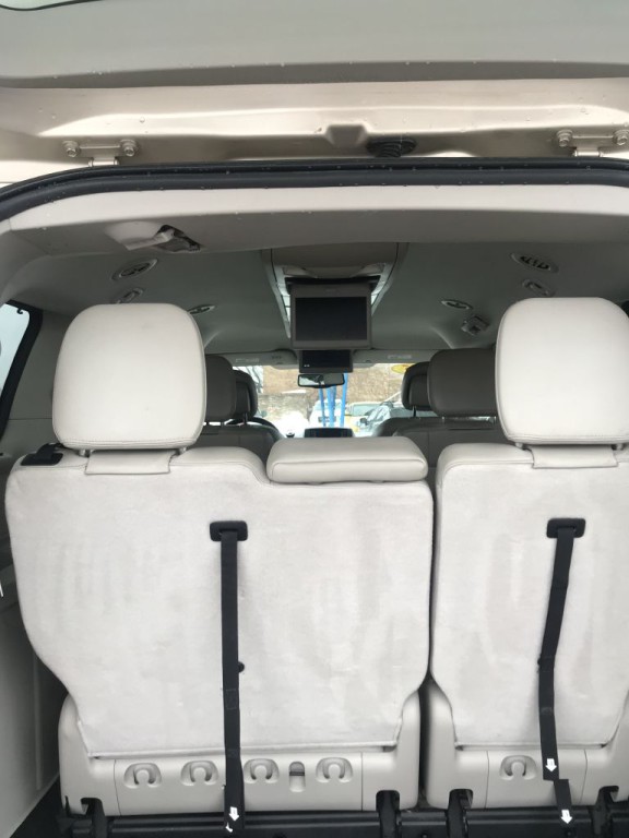 2015 Chrysler Town & Country Image 13