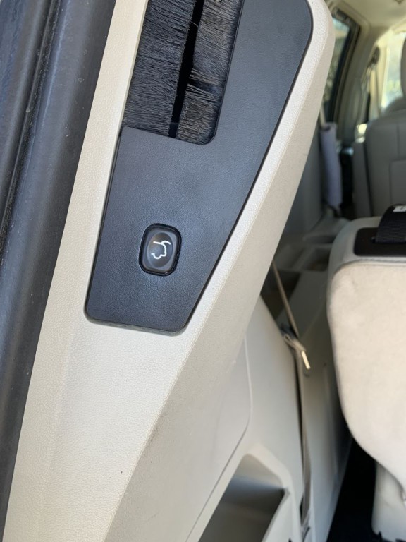 2015 Chrysler Town & Country Image 15