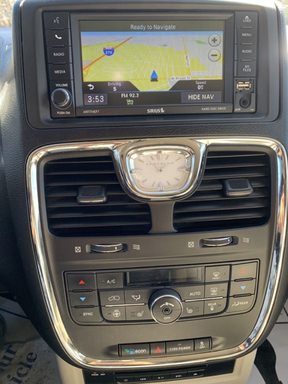 2015 Chrysler Town & Country Image 20