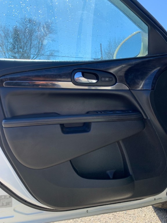 2015 Buick Enclave Image 11