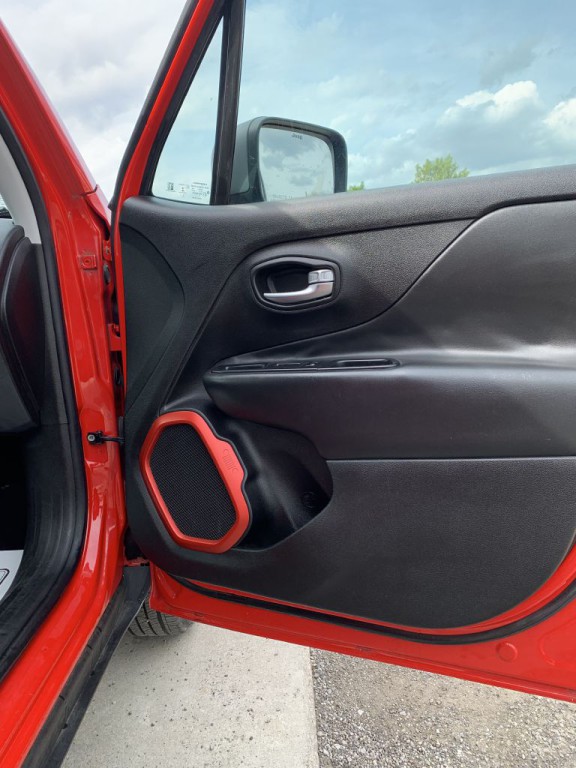 2016 Jeep Renegade Image 18
