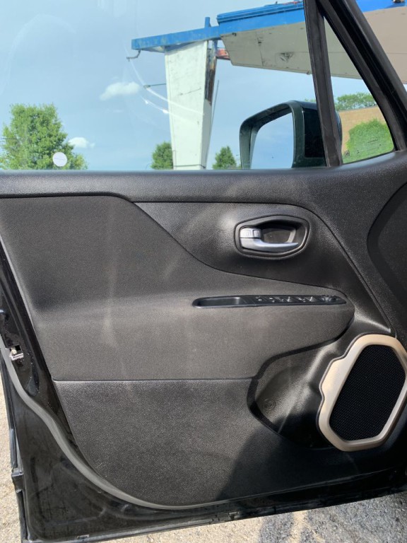 2016 Jeep Renegade Image 10