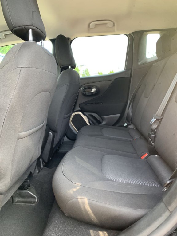 2016 Jeep Renegade Image 11