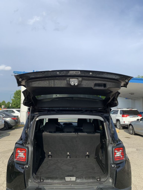 2016 Jeep Renegade Image 13