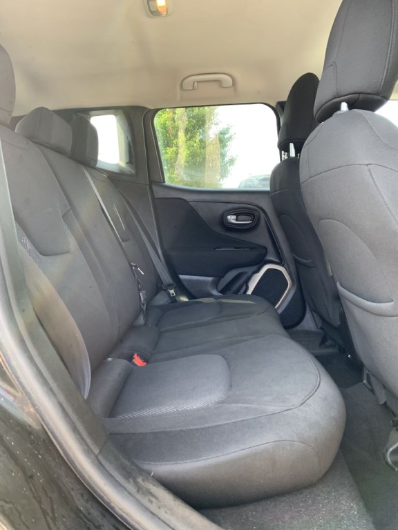 2016 Jeep Renegade Image 14