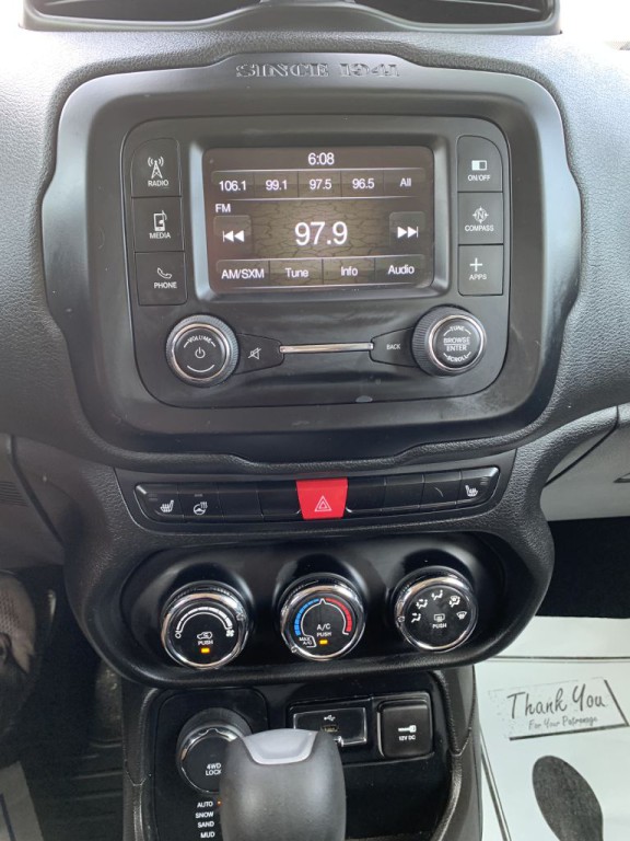 2016 Jeep Renegade Image 19