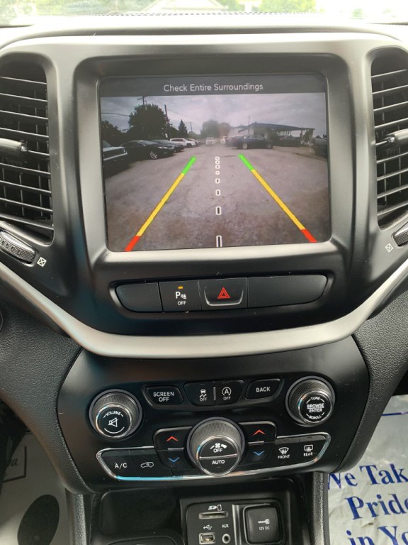 2018 Jeep Cherokee Image 19
