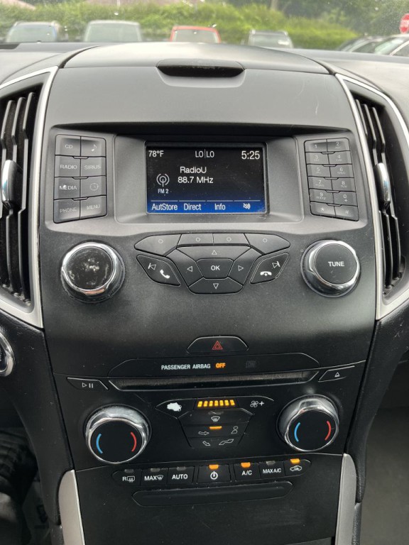 2018 Ford Edge Image 16