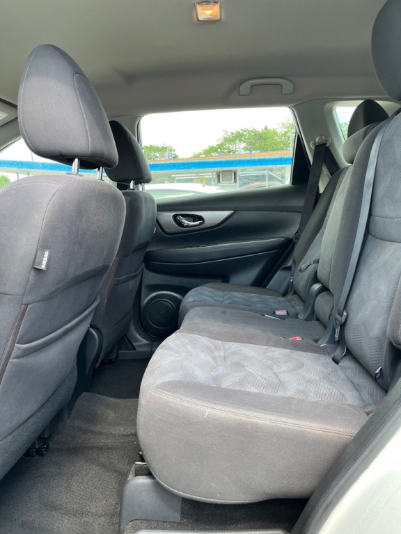 2016 Nissan Rogue Image 12