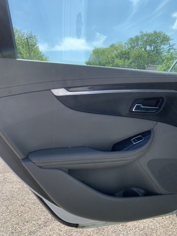 2019 Chevrolet Impala Image 12