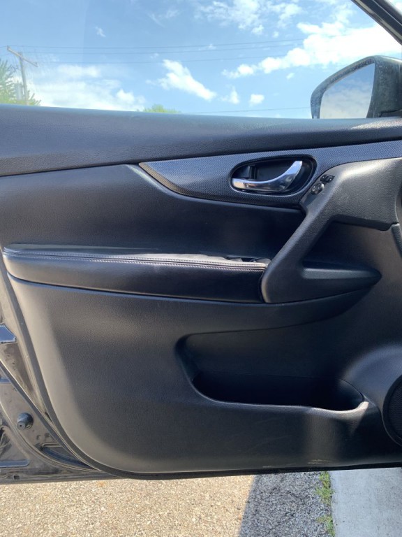 2016 Nissan Rogue Image 15