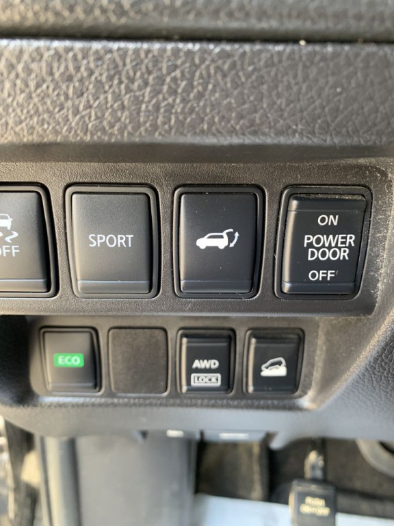 2016 Nissan Rogue Image 18