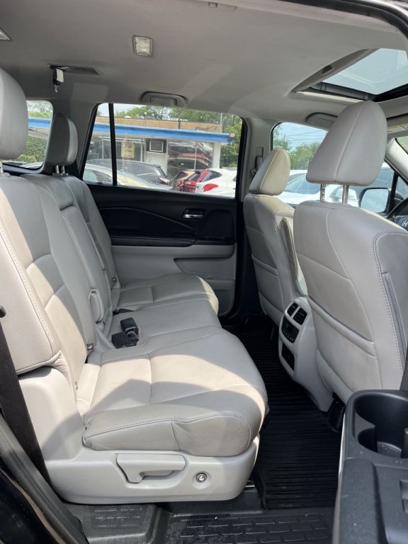 2017 Honda Pilot Image 8