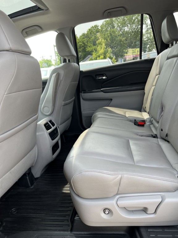 2017 Honda Pilot Image 12