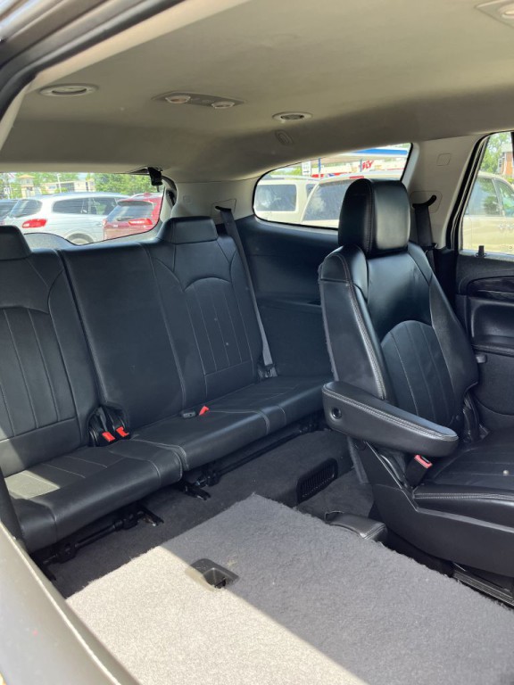 2016 Buick Enclave Image 16