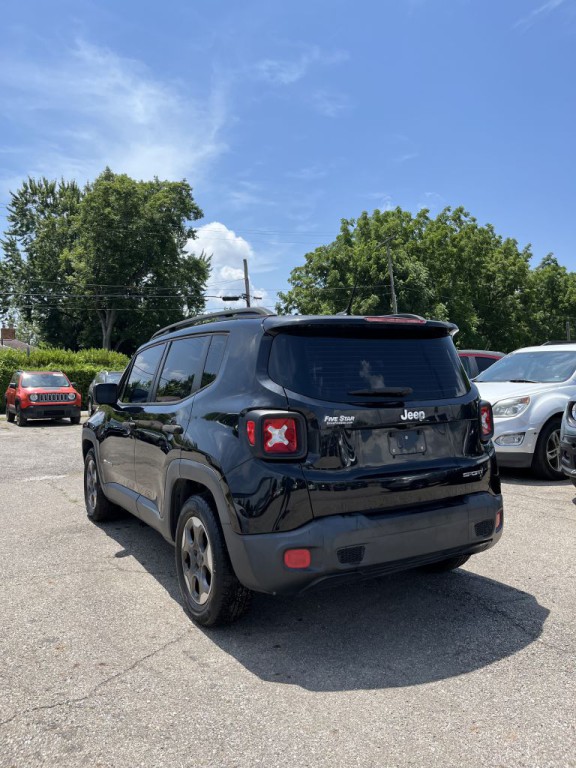 2015 Jeep Renegade Image 4