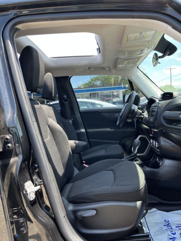 2015 Jeep Renegade Image 6