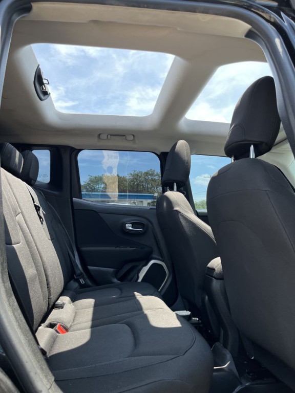 2015 Jeep Renegade Image 8