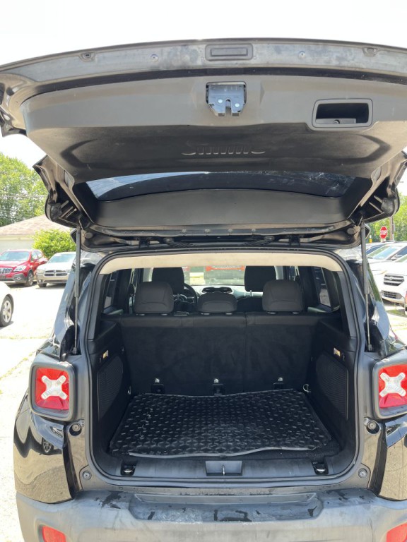 2015 Jeep Renegade Image 12