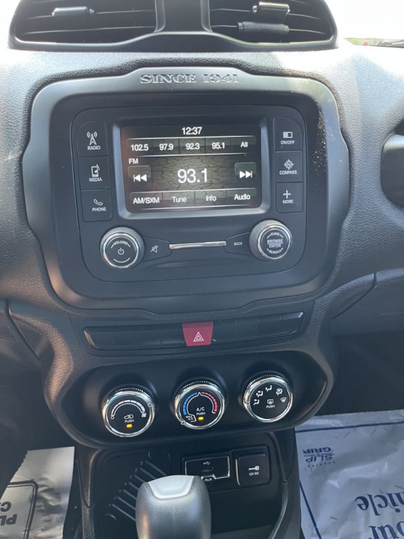 2015 Jeep Renegade Image 16
