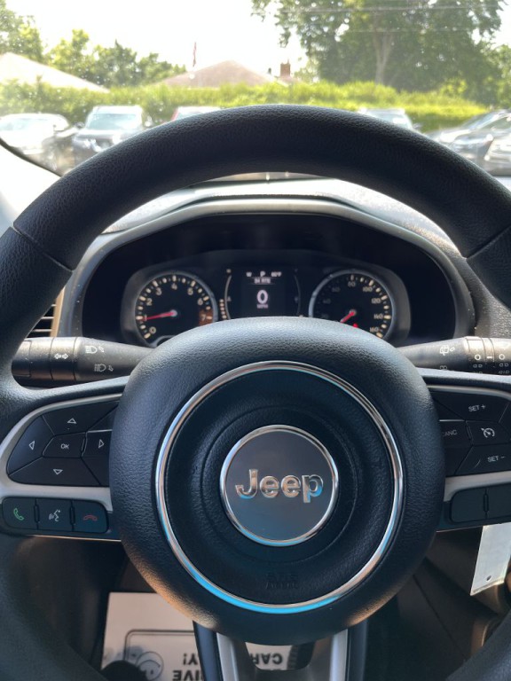 2015 Jeep Renegade Image 18