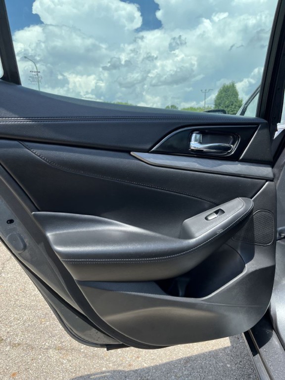 2017 Nissan Maxima Image 12