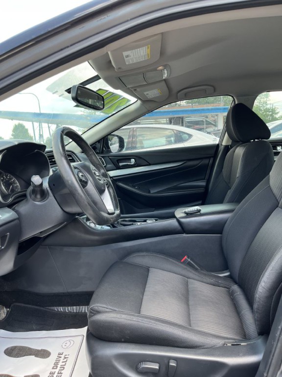 2017 Nissan Maxima Image 13
