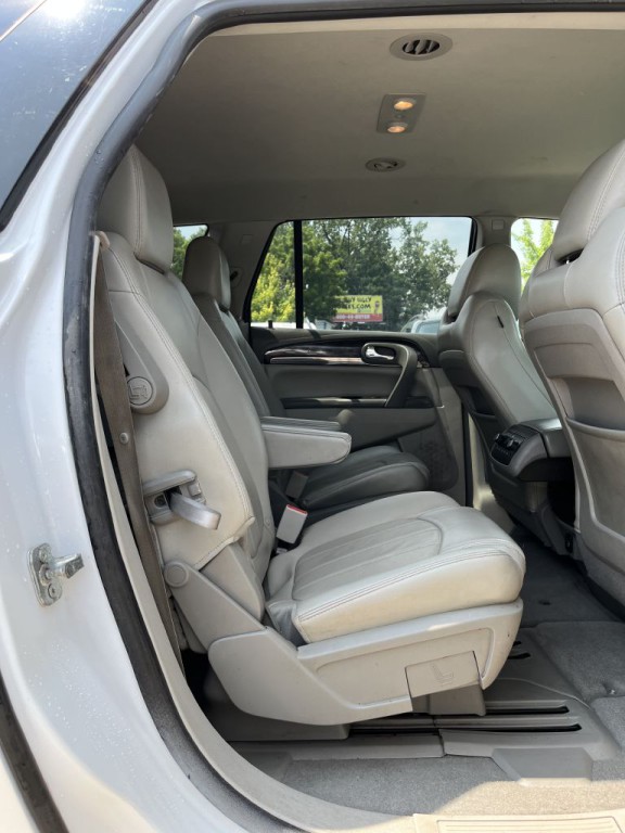2017 Buick Enclave Image 8