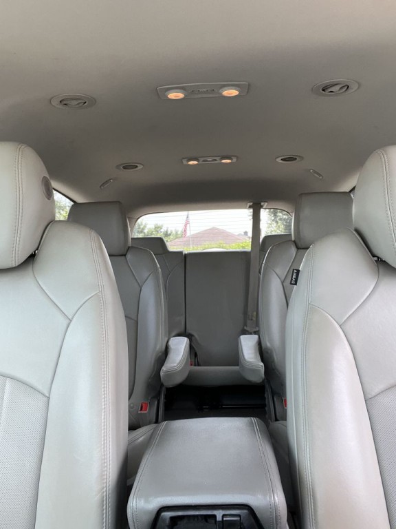 2017 Buick Enclave Image 11