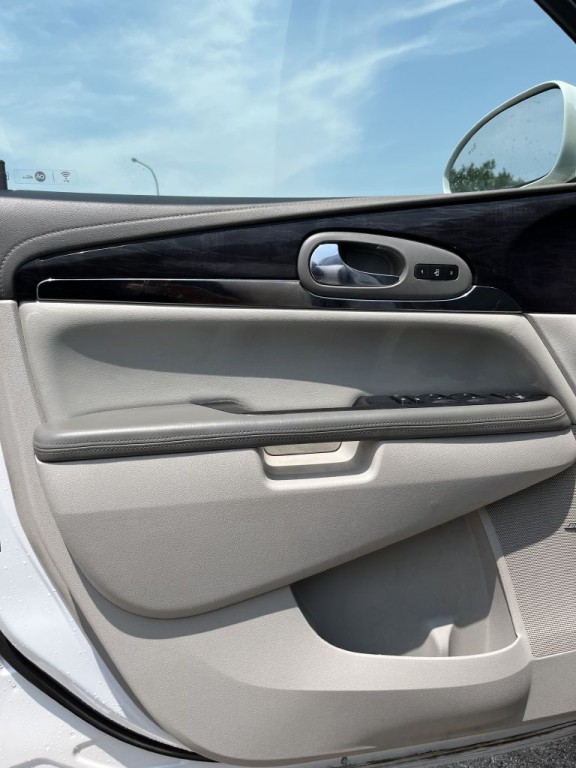 2017 Buick Enclave Image 15