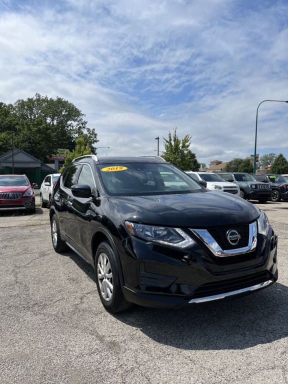 2019 Nissan Rogue Image 1