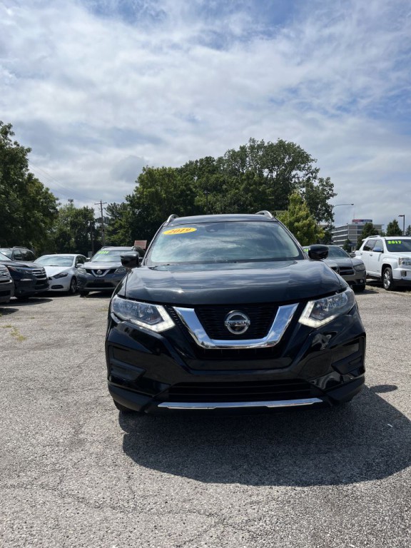 2019 Nissan Rogue Image 2