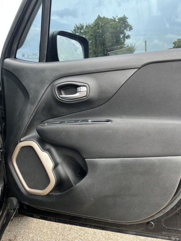 2017 Jeep Renegade Image 8