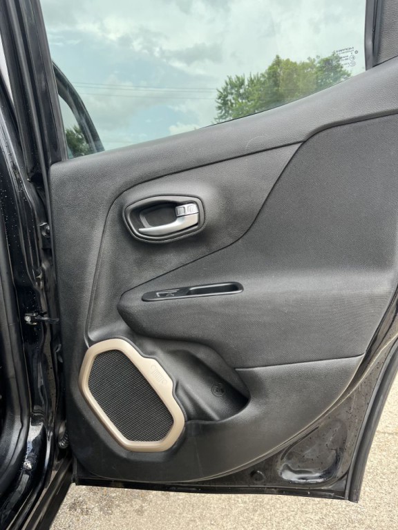 2017 Jeep Renegade Image 10
