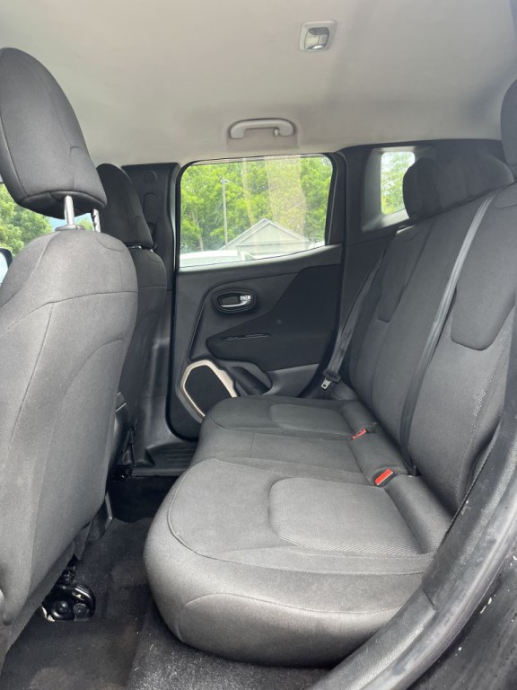 2017 Jeep Renegade Image 12