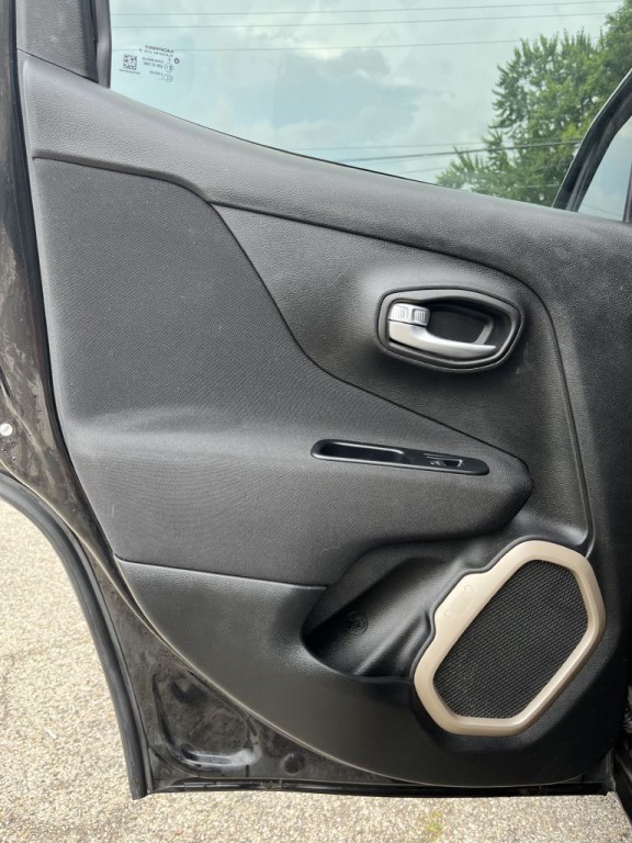 2017 Jeep Renegade Image 13
