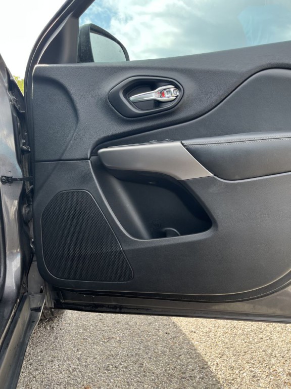 2019 Jeep Cherokee Image 8