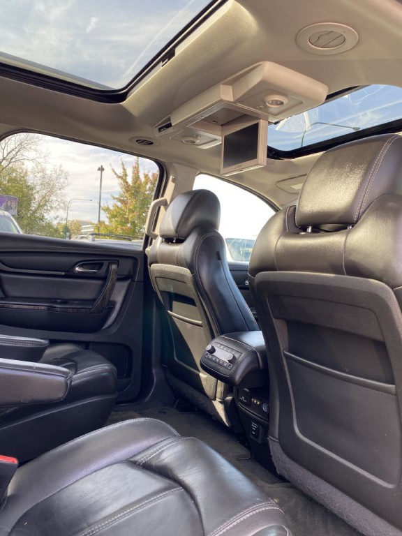 2015 GMC Acadia Image 9