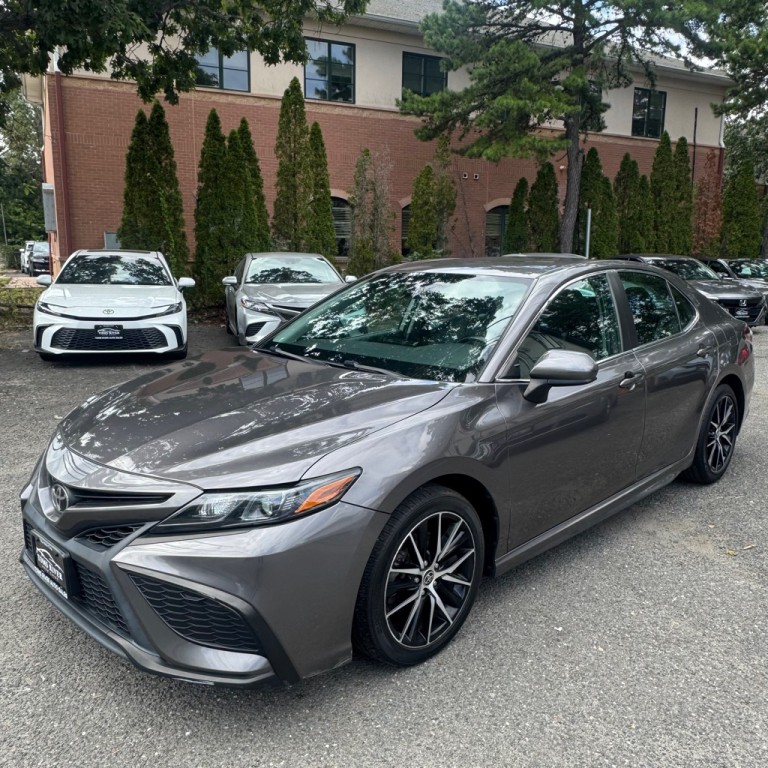 2021 Toyota Camry Image 2