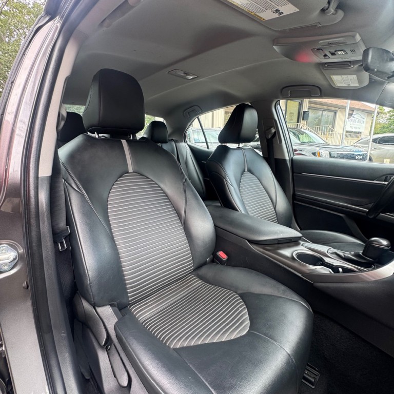 2021 Toyota Camry Image 14