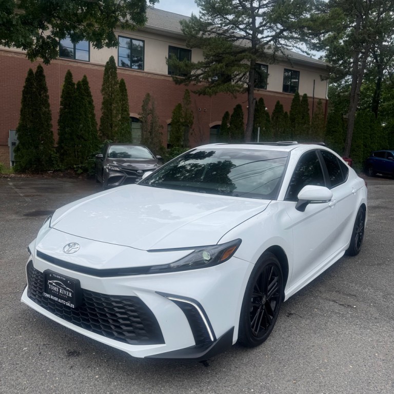 2025 Toyota Camry Image 2