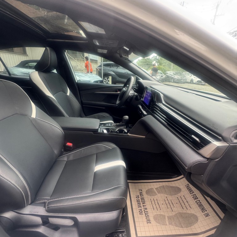 2025 Toyota Camry Image 16
