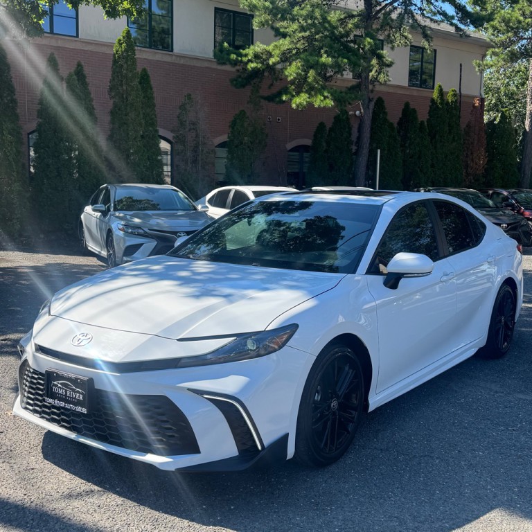 2025 Toyota Camry Image 2